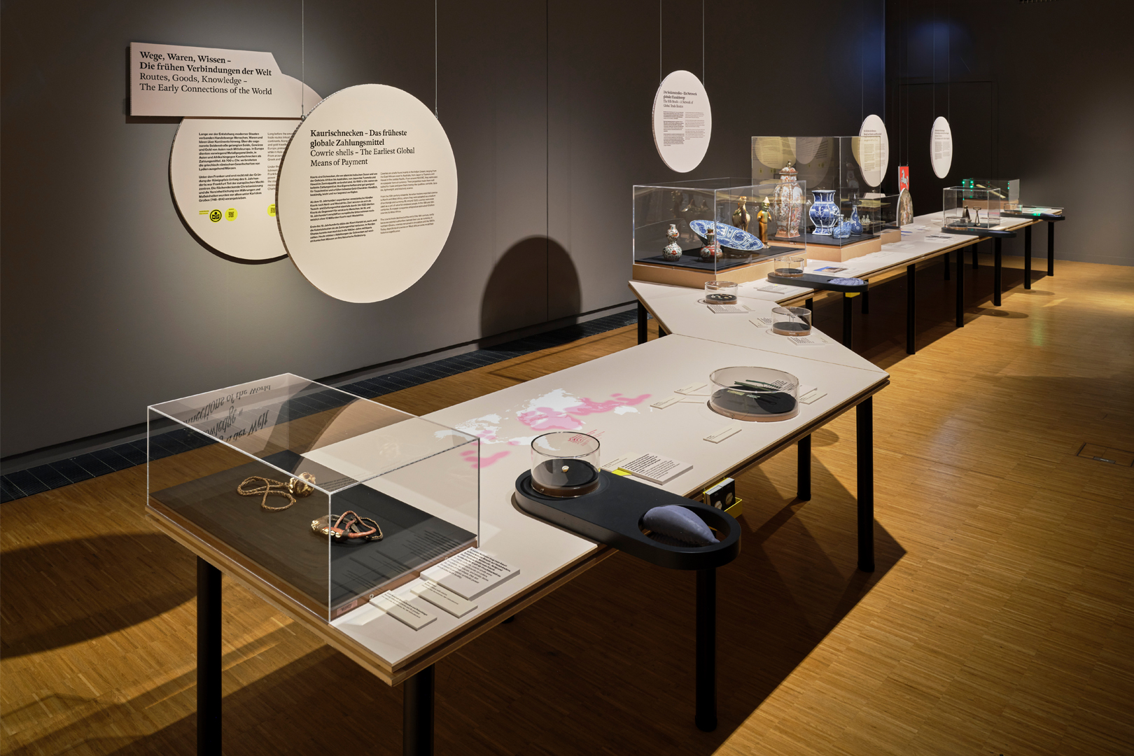 Ausstellung Die Welt im Geld im Historischen Museum Frankfurt